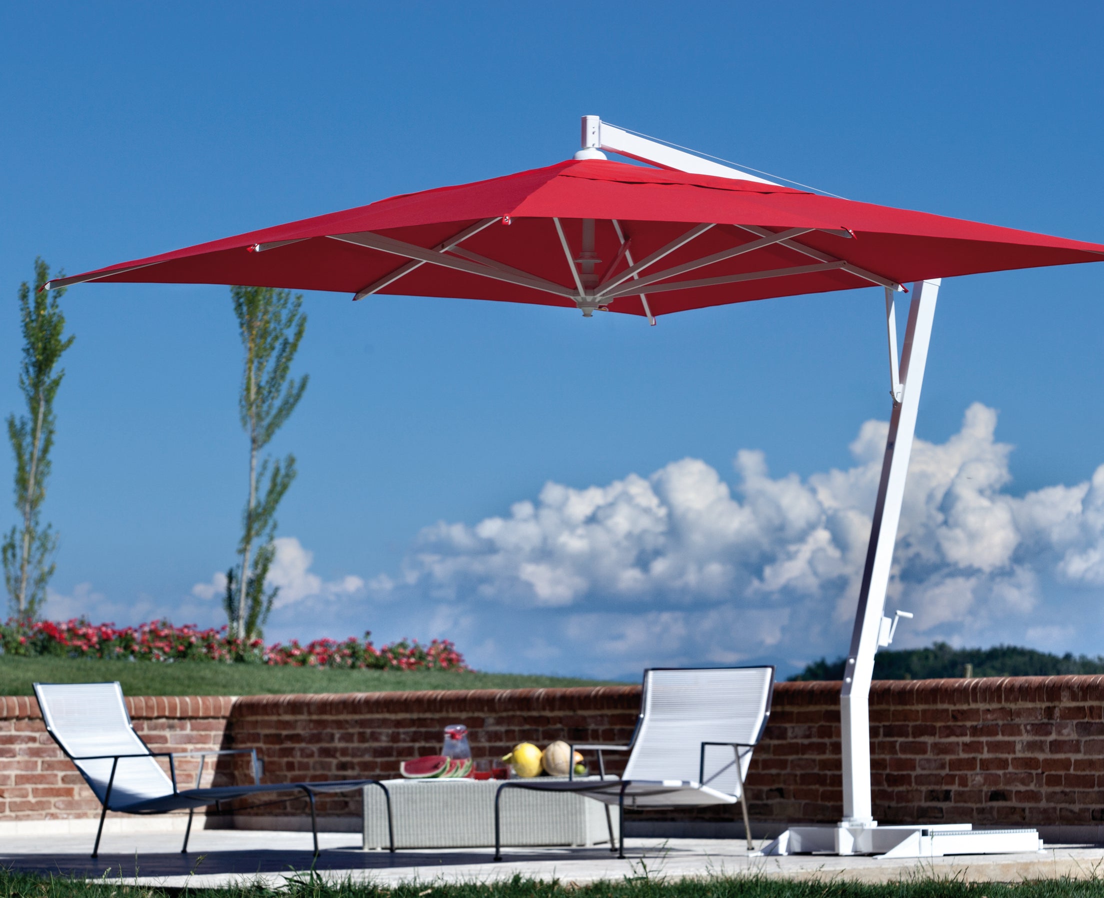 FIM P19 Cantilever Patio Umbrella