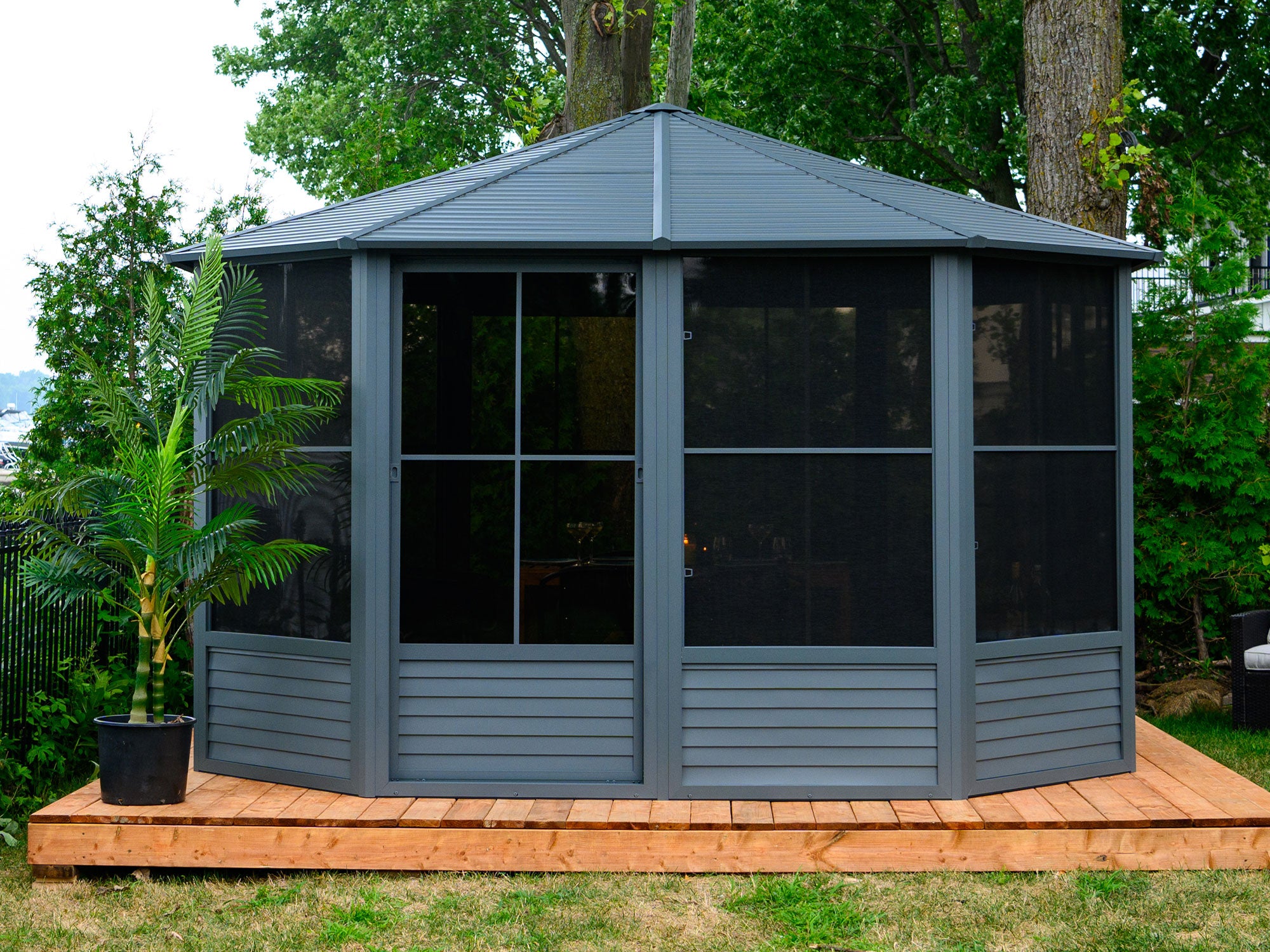 Gazebo Penguin Florence Solarium 12' x 12' Metal Roof